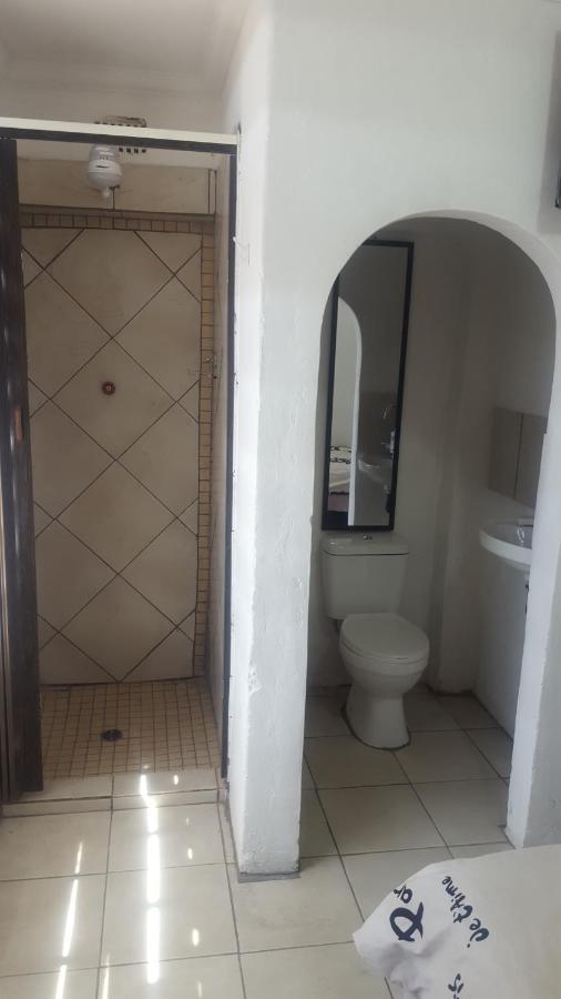 House, Cottage And Contractors Manor Meyerton Екстер'єр фото