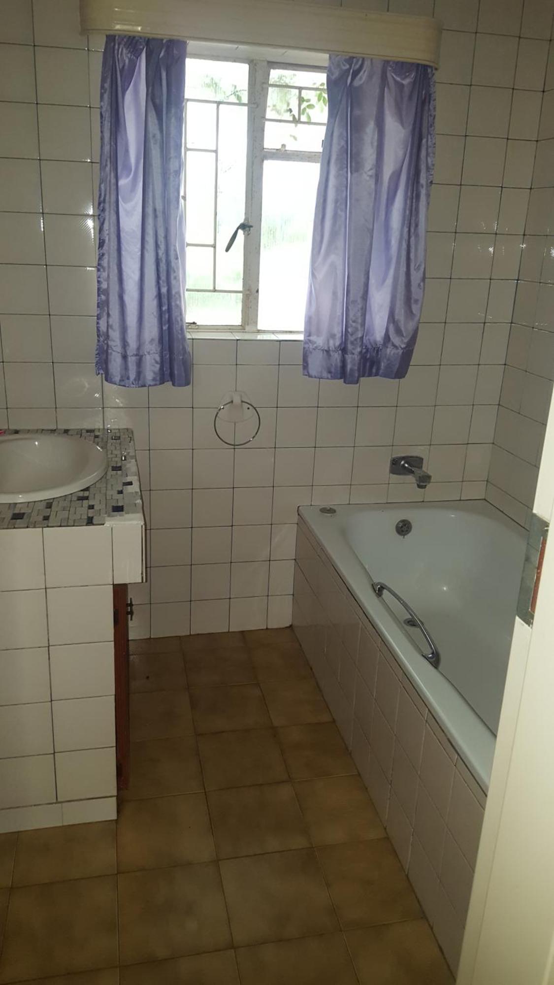 House, Cottage And Contractors Manor Meyerton Номер фото
